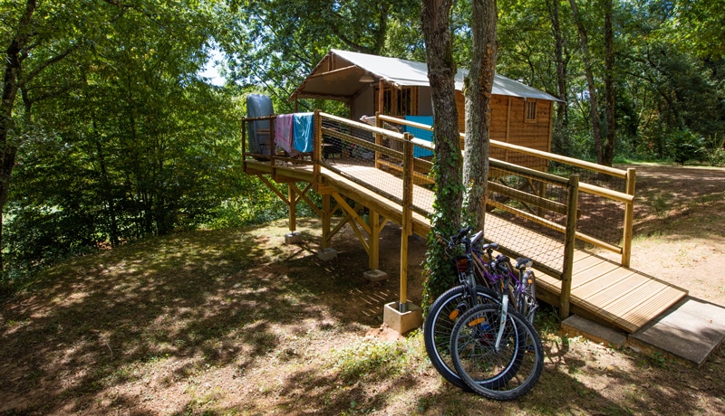 accès cabane vélo Dordogne