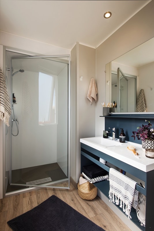 Salle de bain luxe mobil-home dordogne