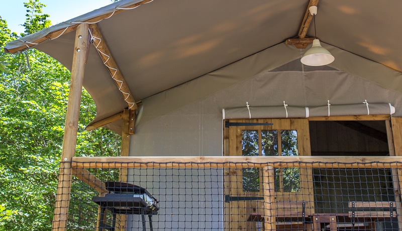 terrasse cabane camping Dordogne