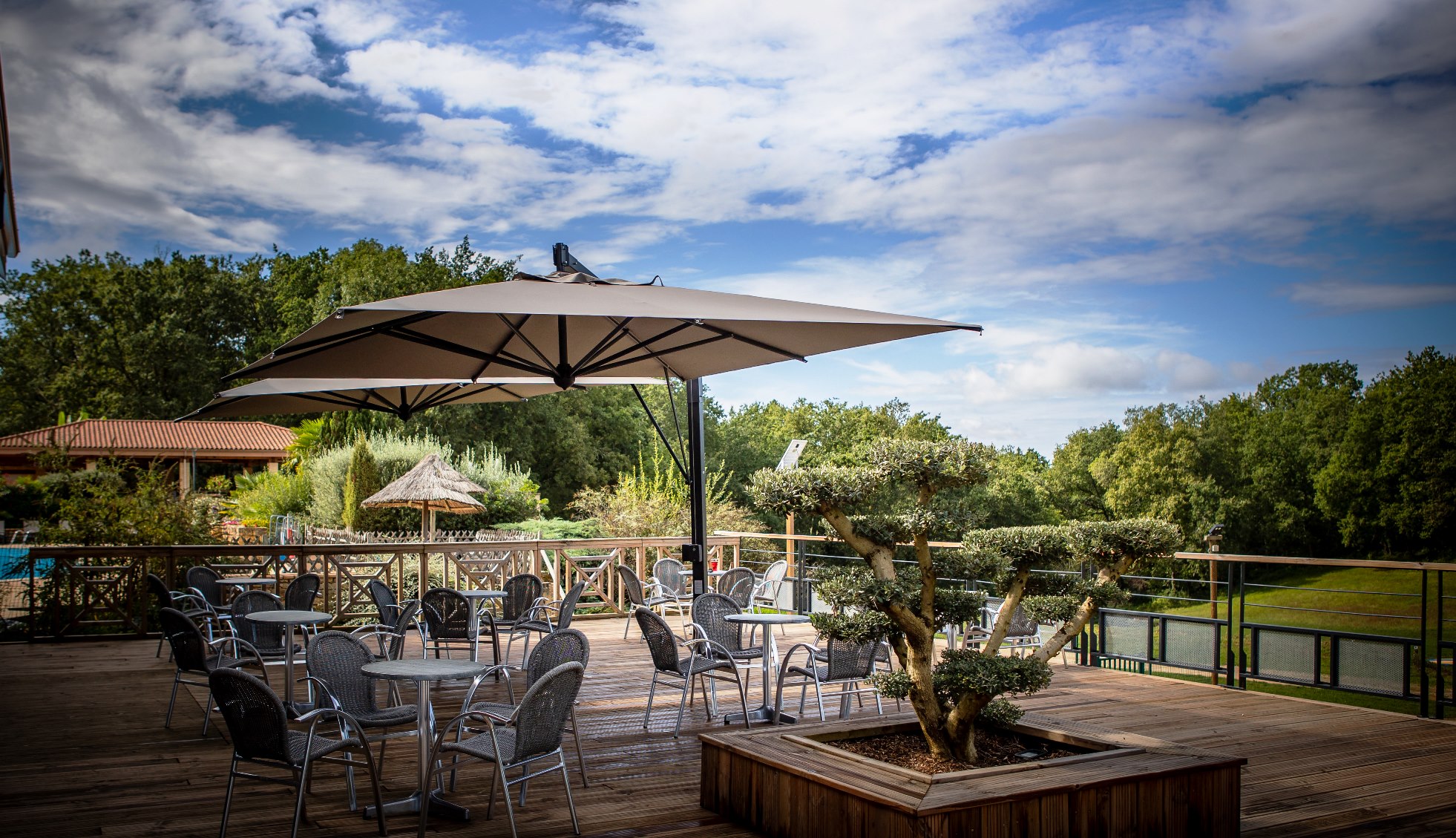 terrasse ombragée camping dordogne