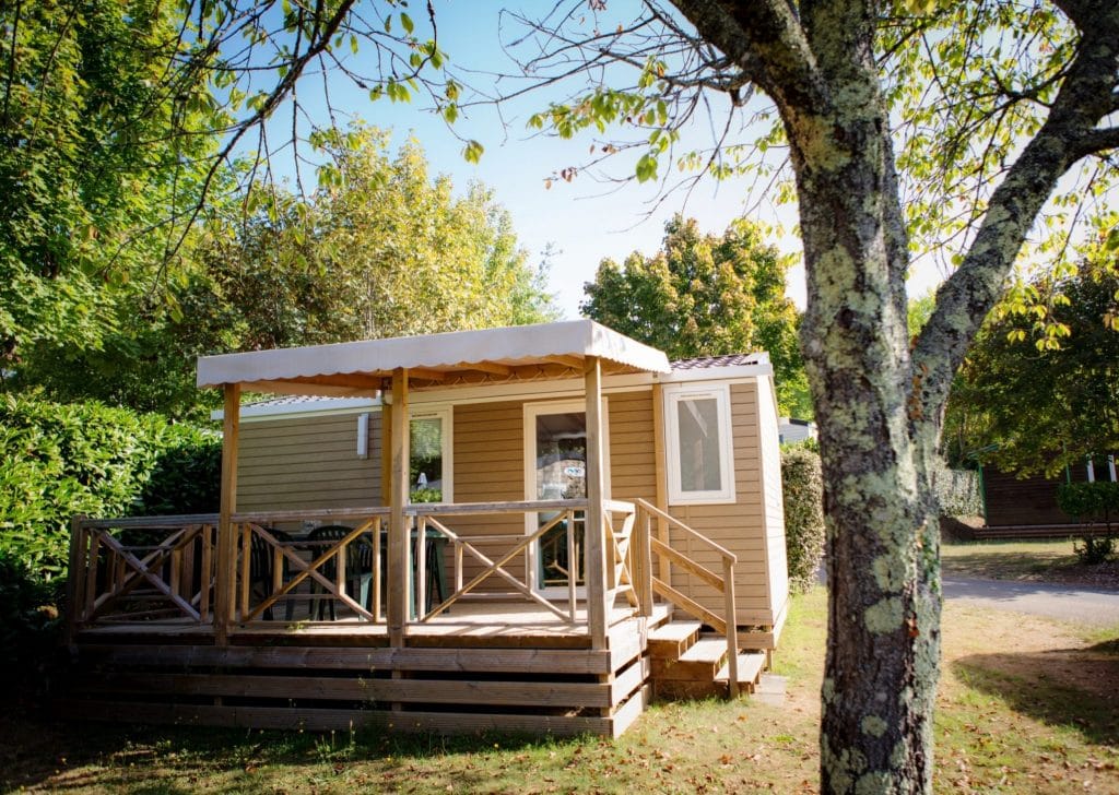 Camping Bergerac avec Piscine Domaine de Fromengal 5 étoiles