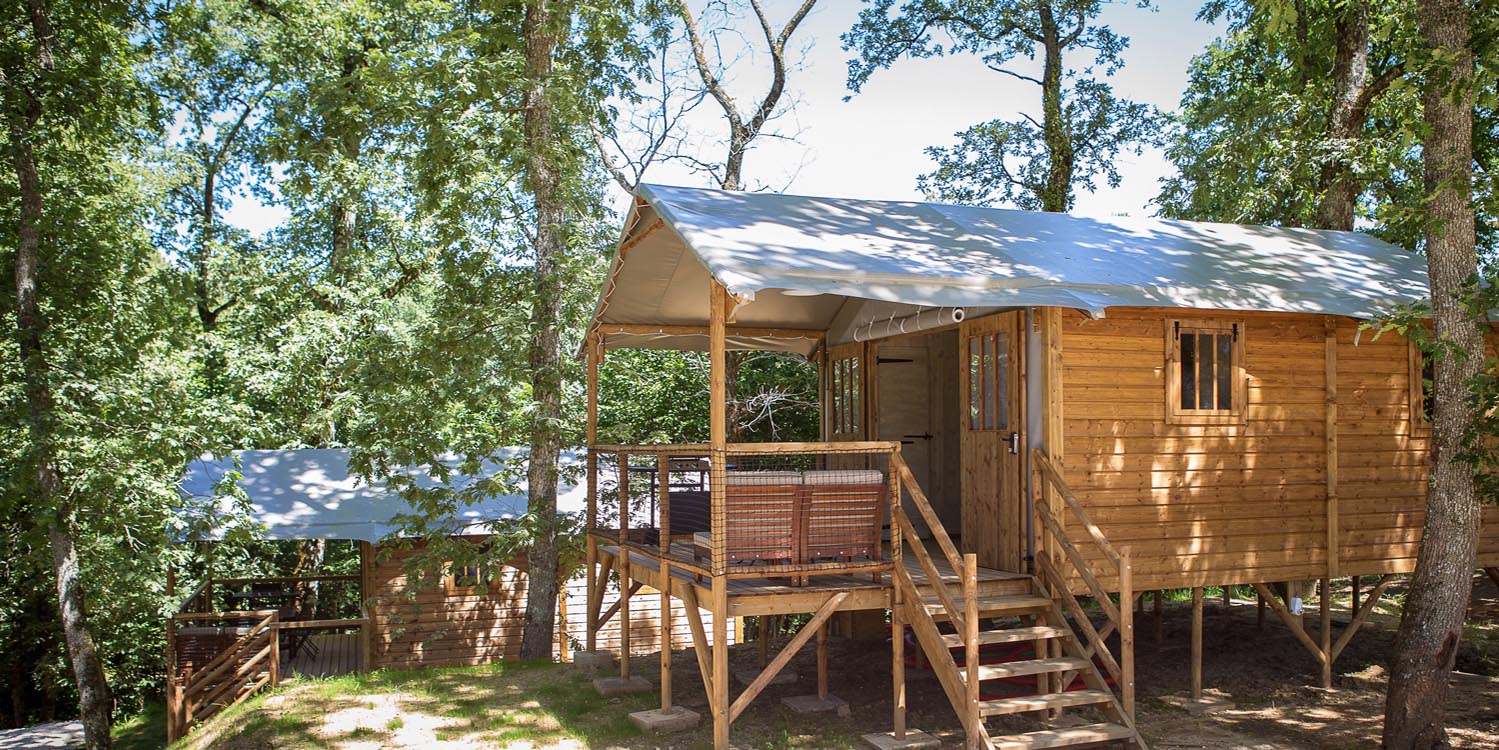 Cabane avec terrasse dordogne