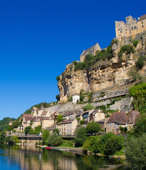 Falaise proche camping familial Dordogne