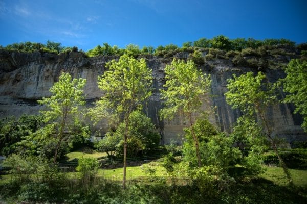 Domaine De Fromengal : Grotte Du Grand Roc 600x400