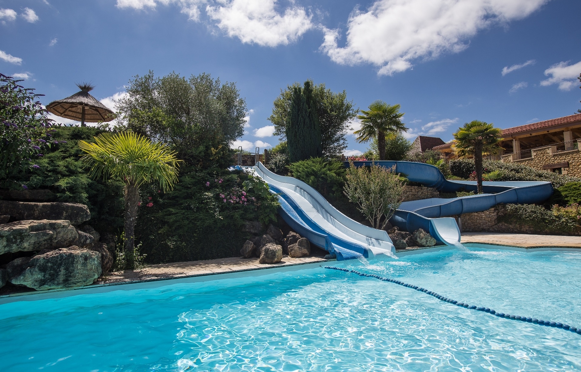 Piscine avec jeux aquatiques Dordogne