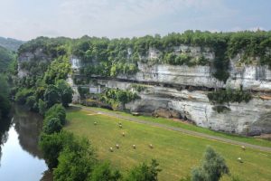 Domaine De Fromengal : Roque Saint Christophe Cite Troglo