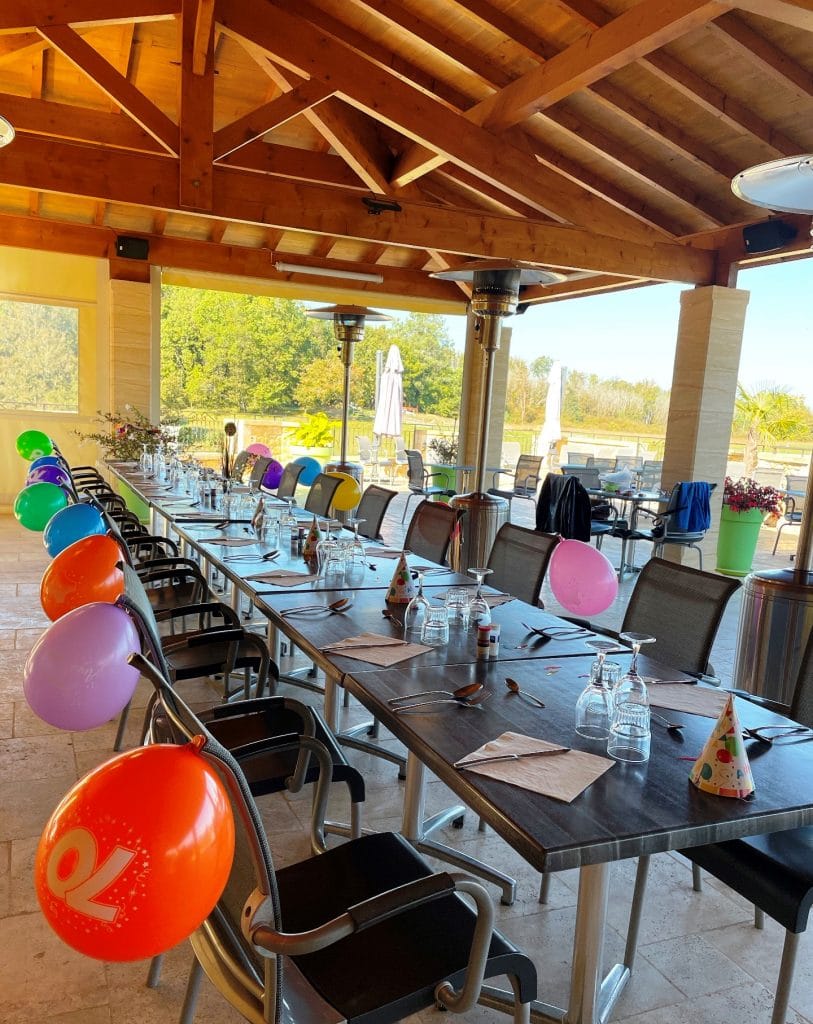 table fête camping Dordogne