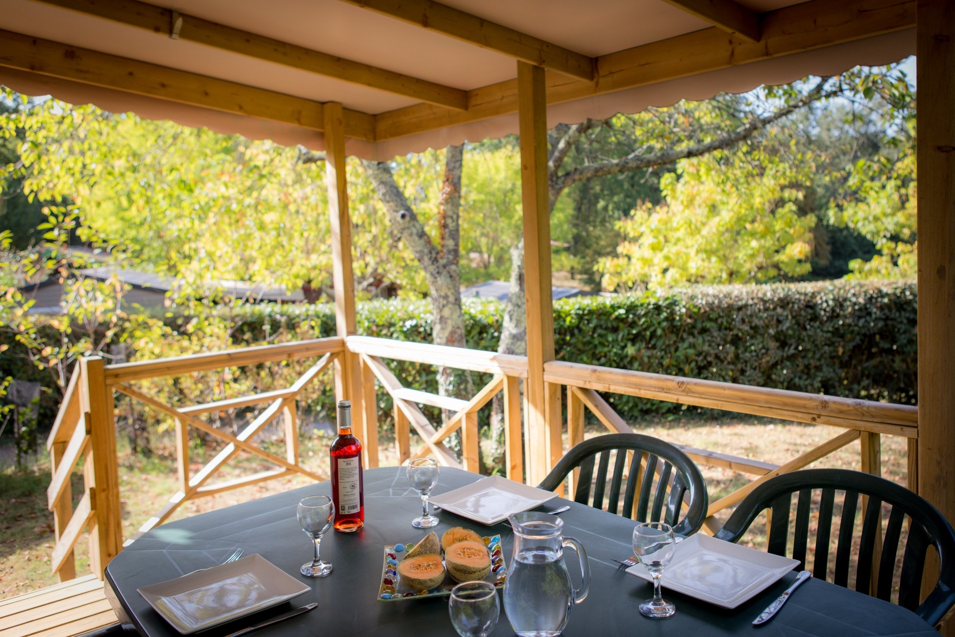 Terrasse Et Rosé mobil-home Fromengal